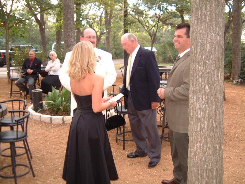 2003/10(Oct)/03(Urbik-Wedding)/800x600_2003-10-05 17-44-02.JPG